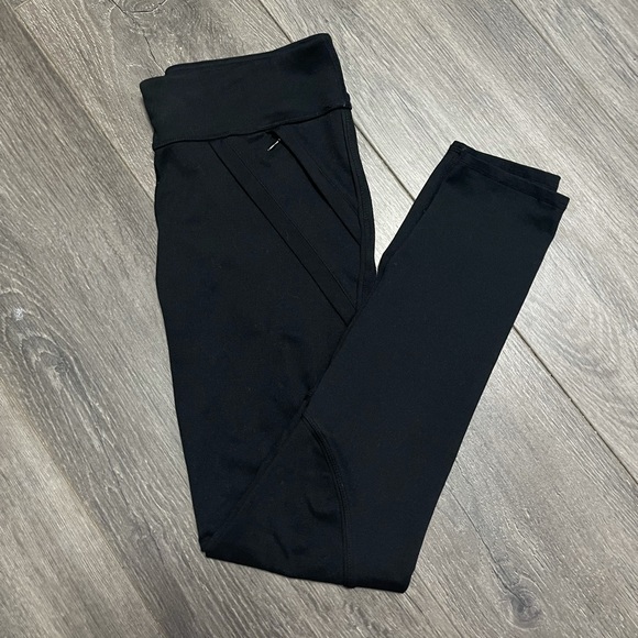 Fabletics Barcelona Leggings - Picture 3 of 6